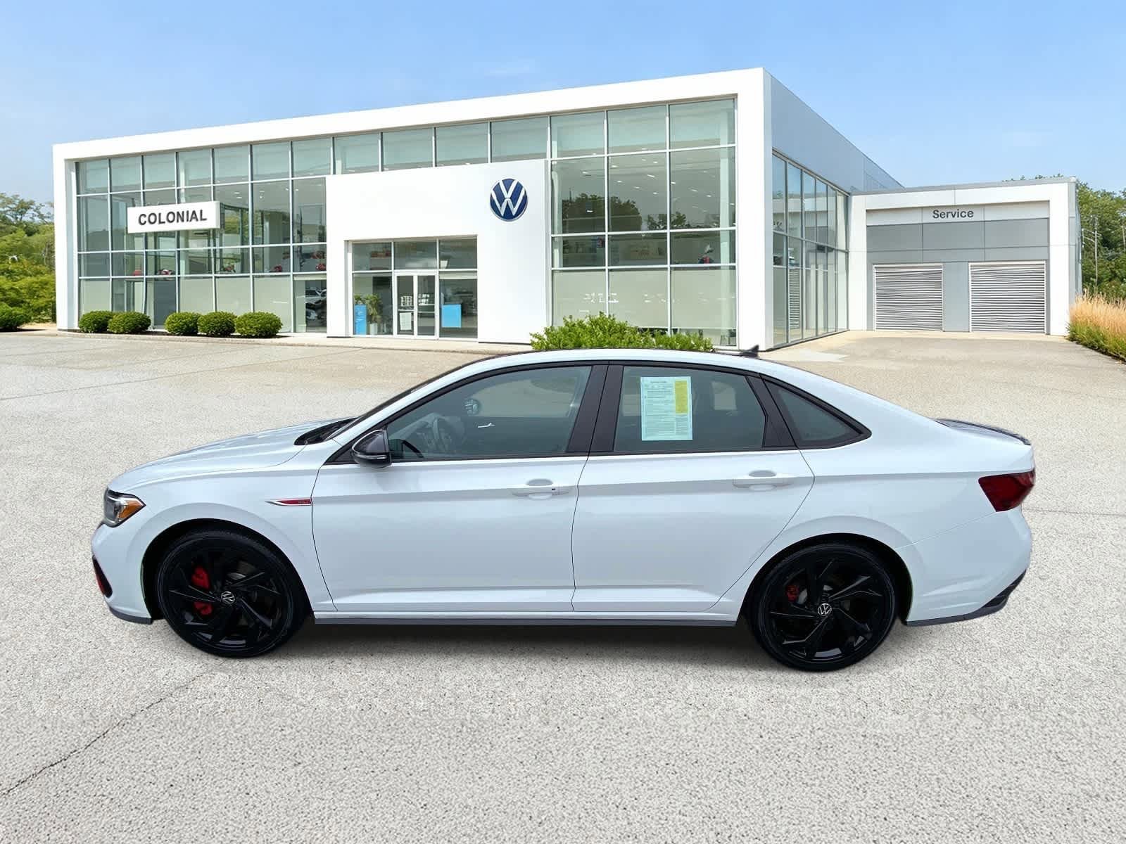 Used 2023 Volkswagen Jetta GLI Autobahn FWD image 2