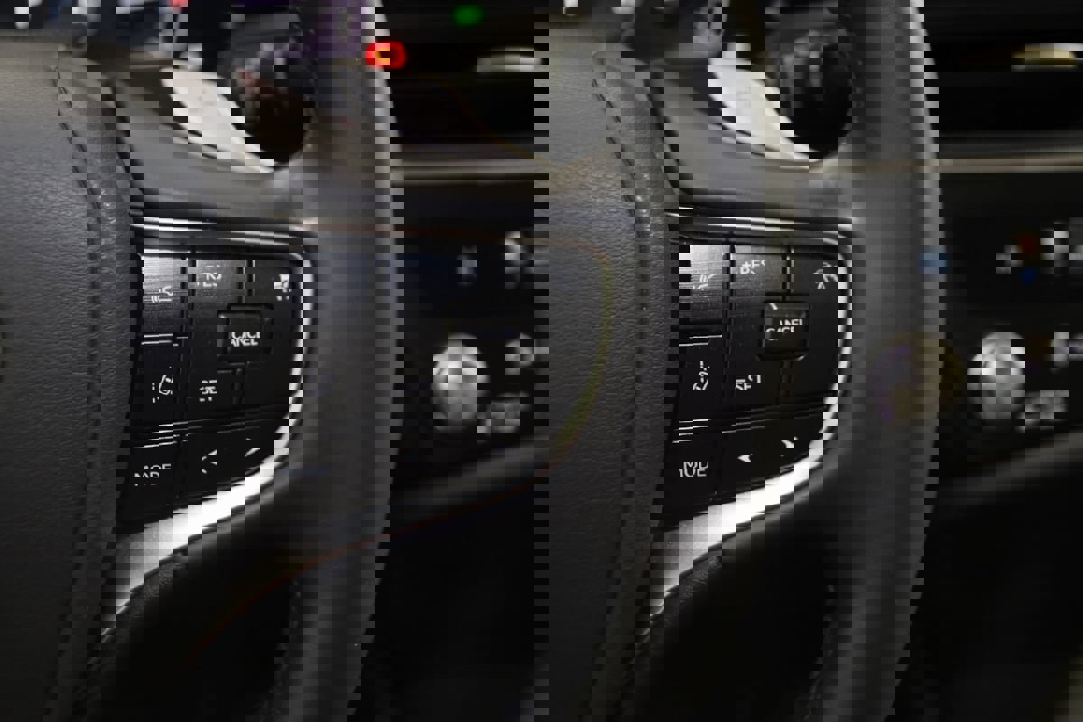 Used 2024 Lexus ES 350 w/ Accessory Package (Z2) image 35