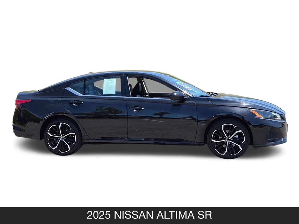 Used 2025 Nissan Altima 2.5 SR FWD image 6