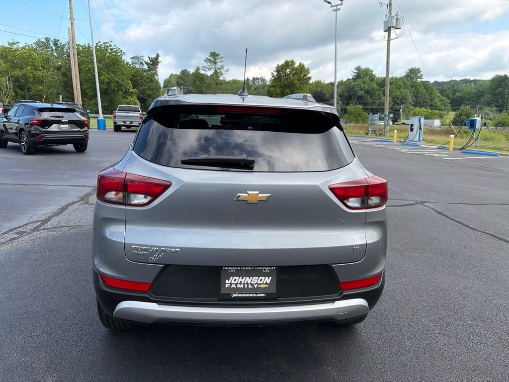 Used 2025 Chevrolet TrailBlazer LT AWD/4WD image 9