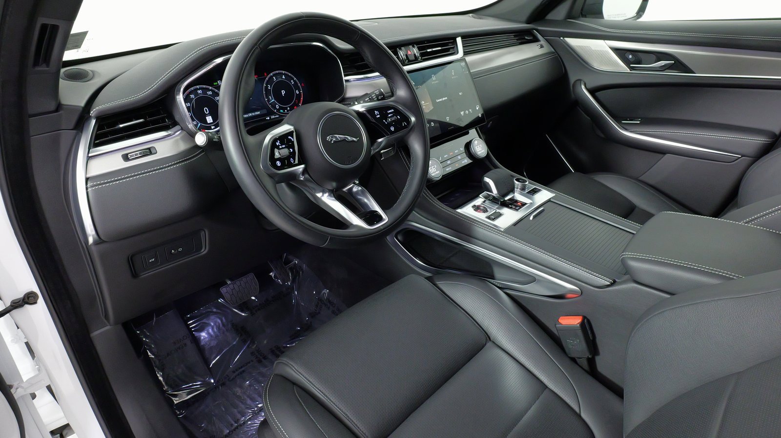 Used 2025 Jaguar F-PACE R-Dynamic S image 34