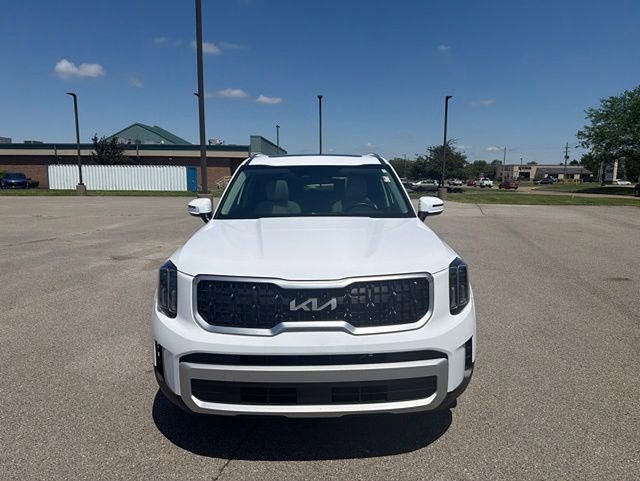 Used 2025 Kia Telluride EX w/ EX Captain's Chair Package FWD image 11