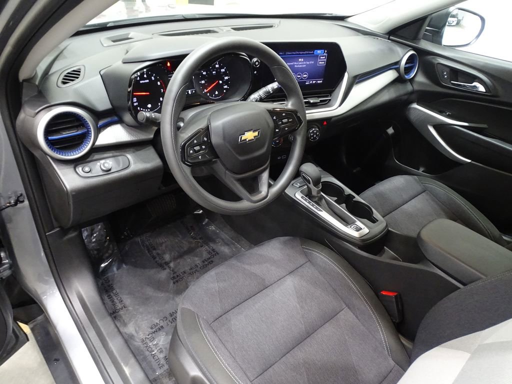 Used 2024 Chevrolet Trax LS image 20