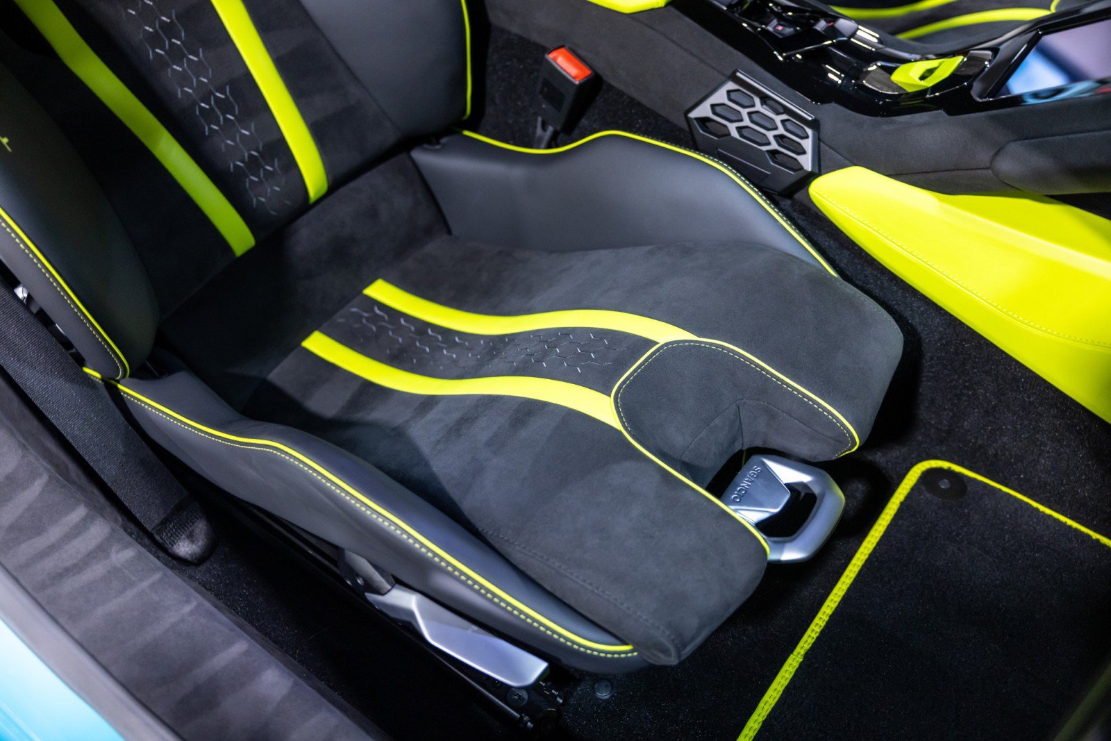 Used 2024 Lamborghini Huracan Tecnica RWD image 33