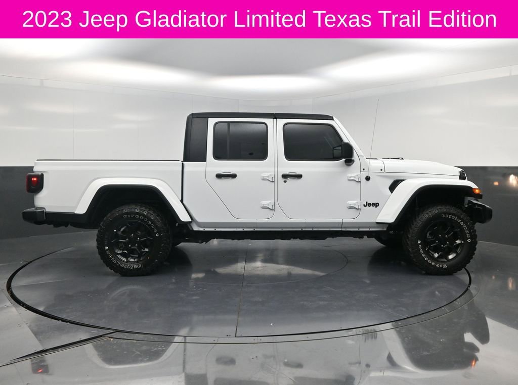 Used 2023 Jeep Gladiator Sport image 4
