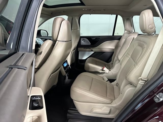 Used 2020 Lincoln Aviator Reserve w/ Equipment Group 202A image 25