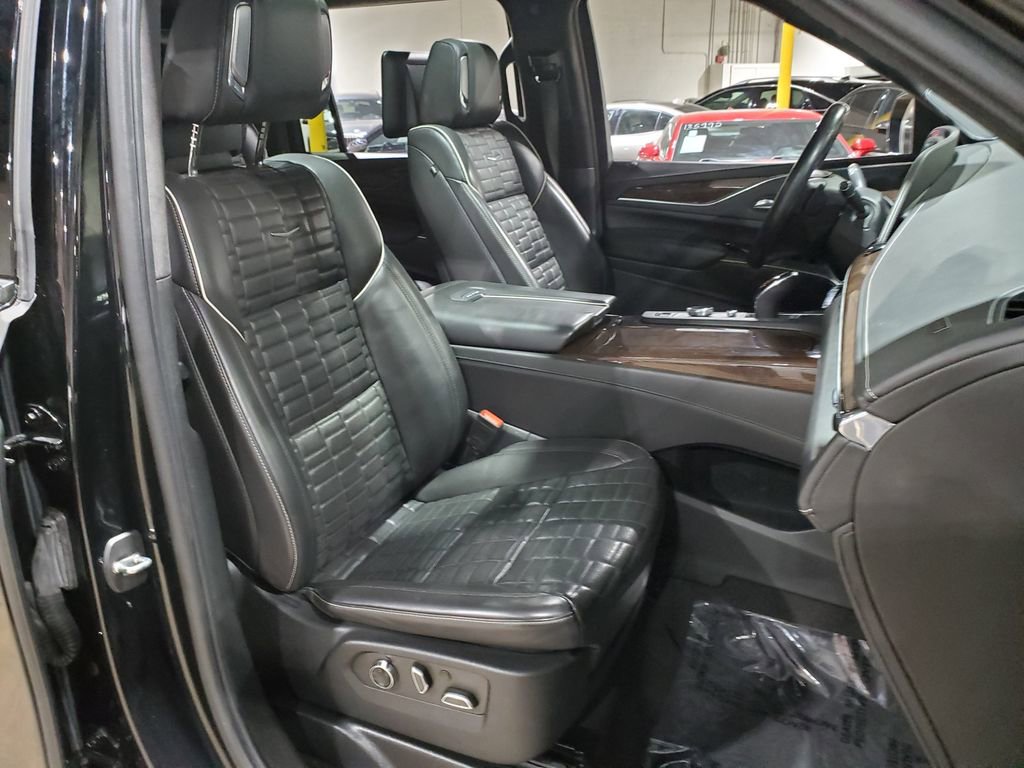 Used 2022 Cadillac Escalade ESV Sport Platinum w/ LPO, ONYX Package AWD/4WD image 13