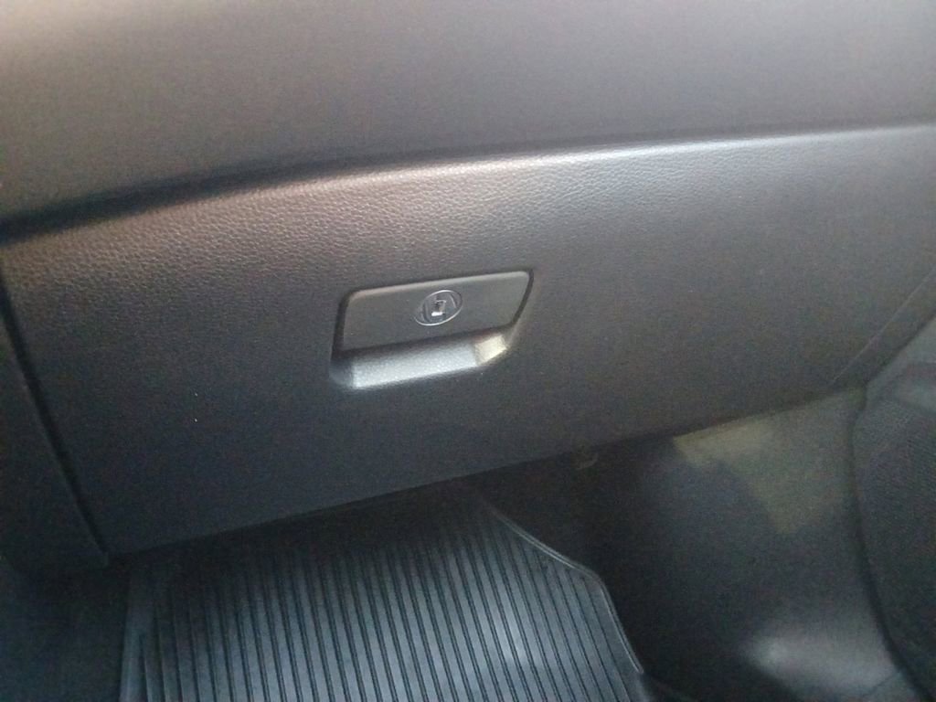 Used 2023 Toyota Highlander L image 31