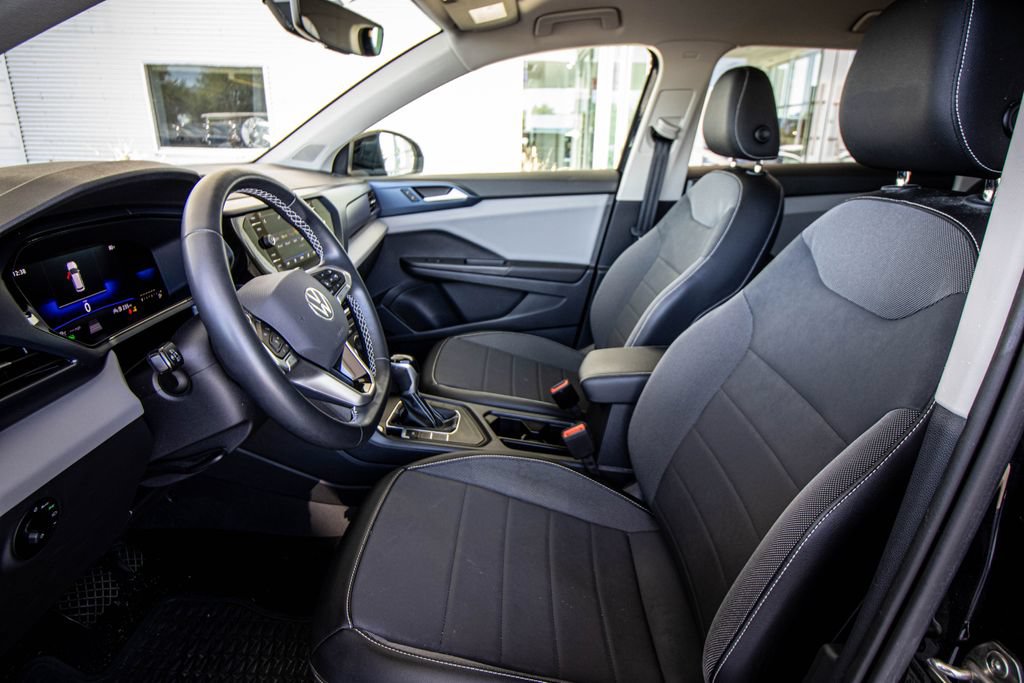 Used 2022 Volkswagen Taos SE FWD image 22