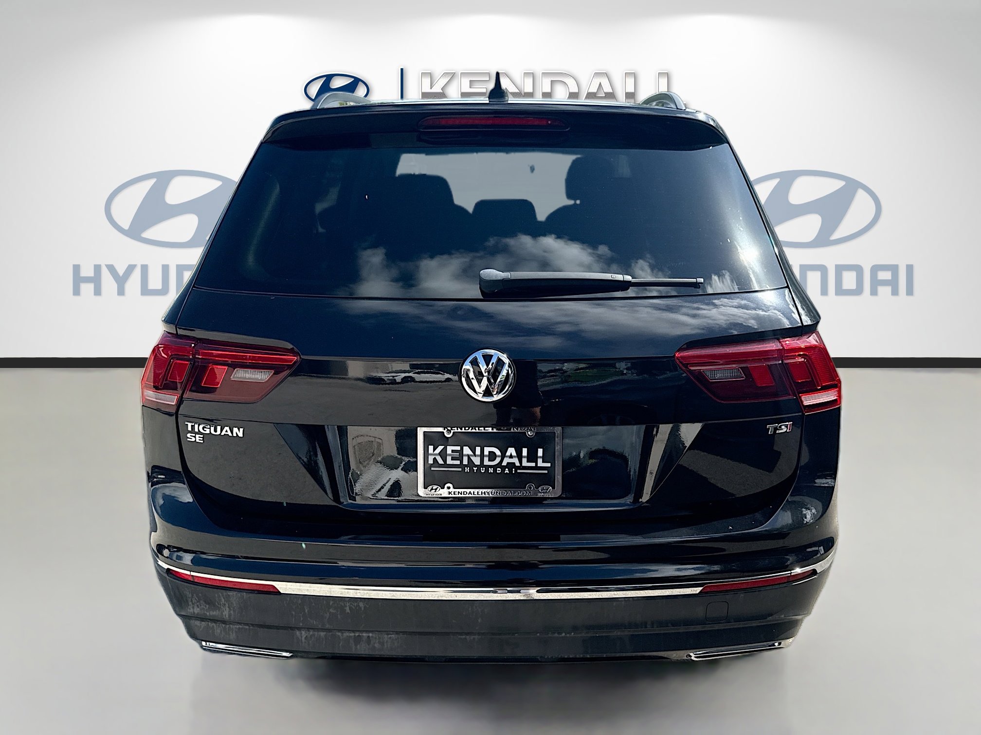 Used 2018 Volkswagen Tiguan SE FWD image 5