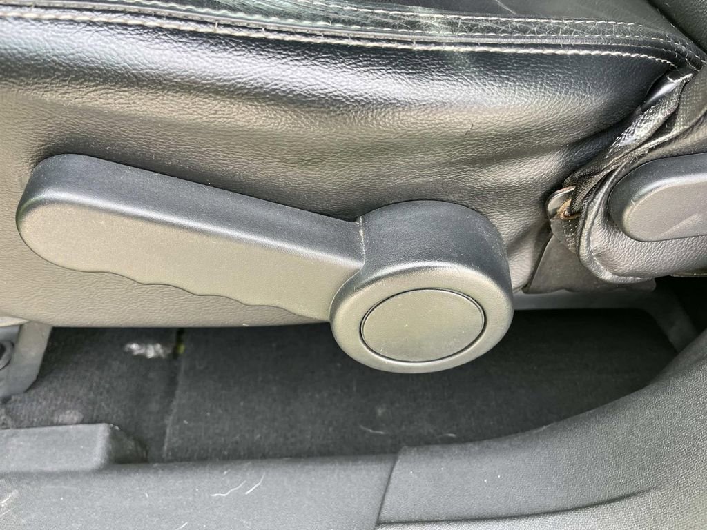 Used 2016 Jeep Wrangler Unlimited Rubicon image 26