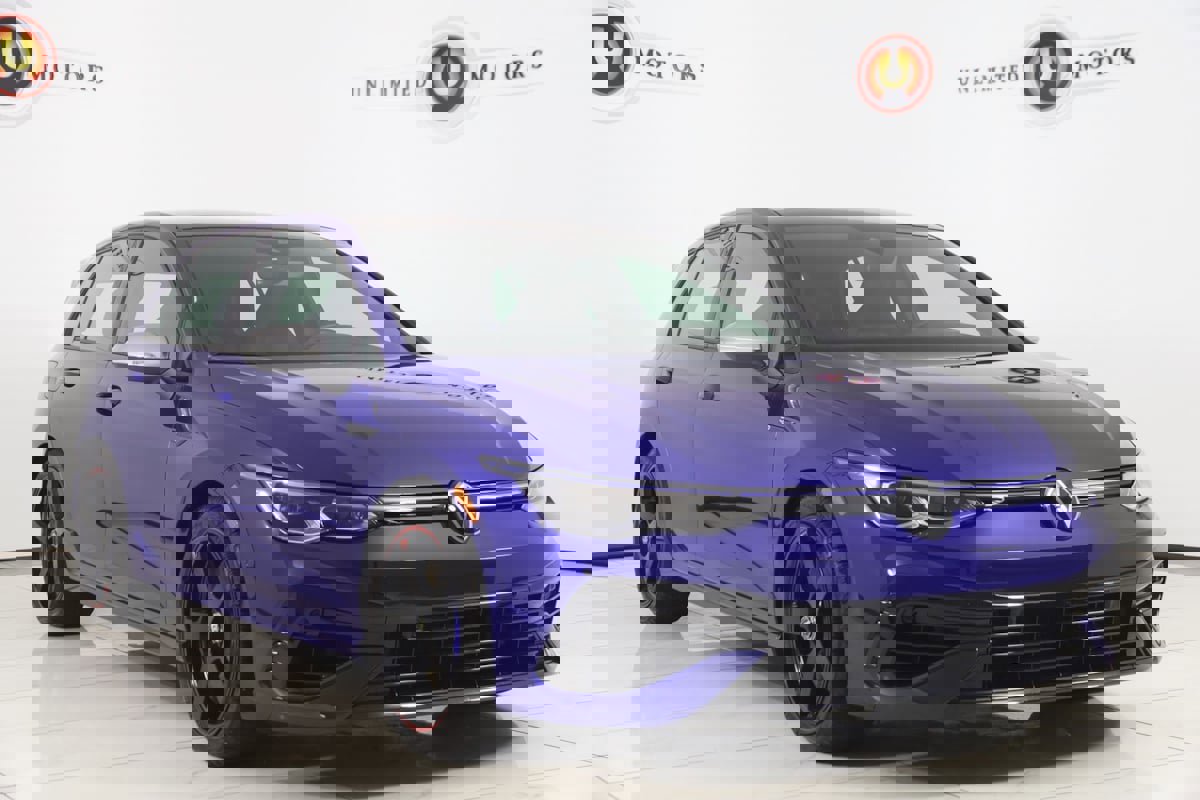 Used 2024 Volkswagen Golf R image 24