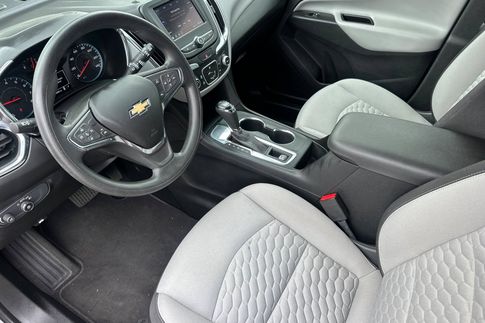 Used 2020 Chevrolet Equinox LS FWD image 10
