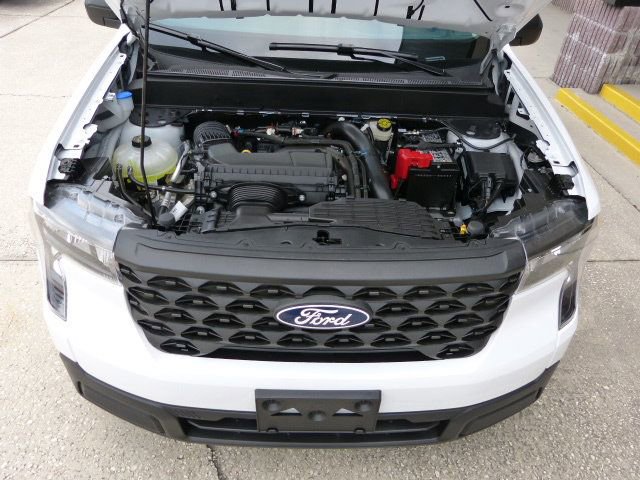 Used 2025 Ford Maverick XL w/ Equipment Group 102A image 9