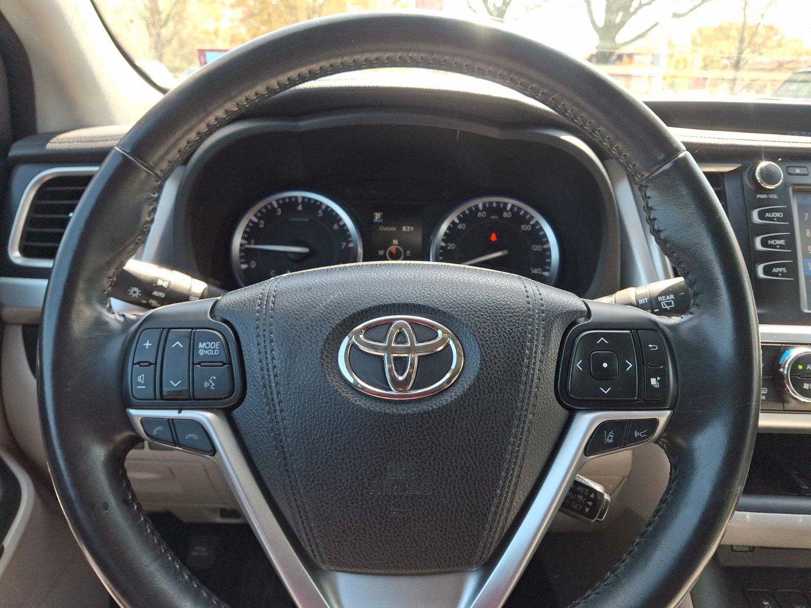 Used 2018 Toyota Highlander XLE image 22