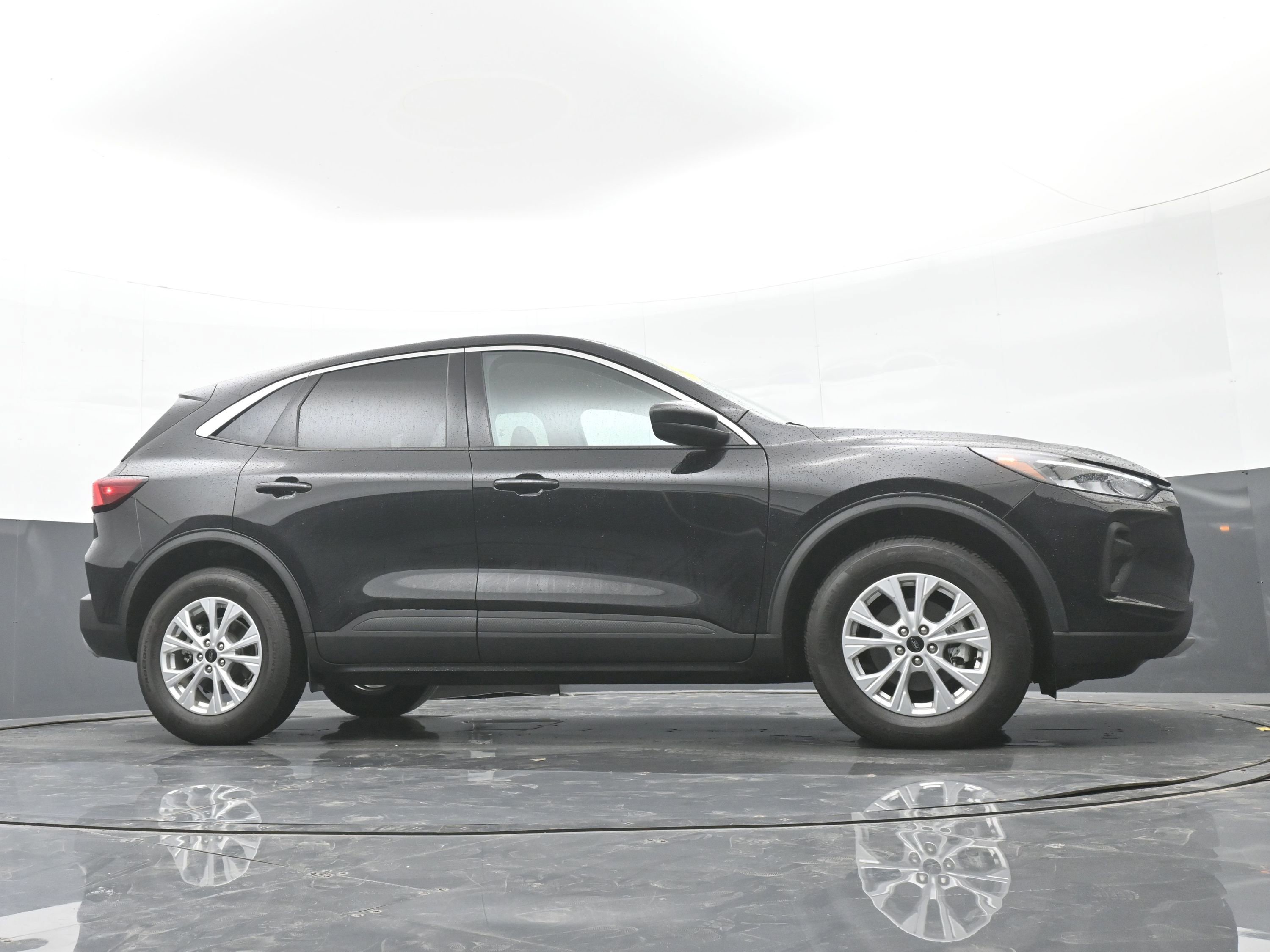 Used 2024 Ford Escape Active AWD/4WD image 40