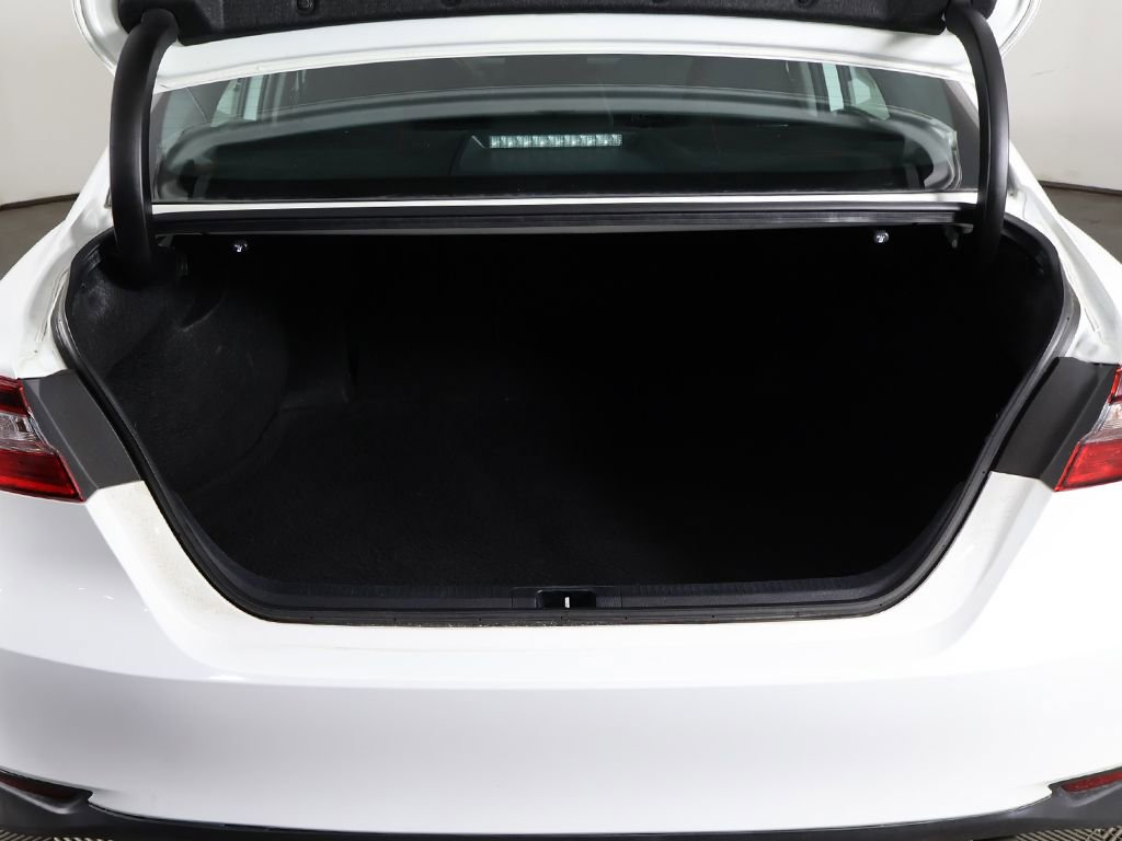 Used 2024 Toyota Camry LE FWD image 17
