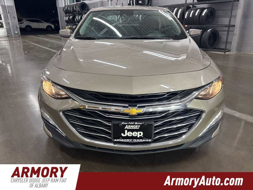 Used 2023 Chevrolet Malibu LT image 2