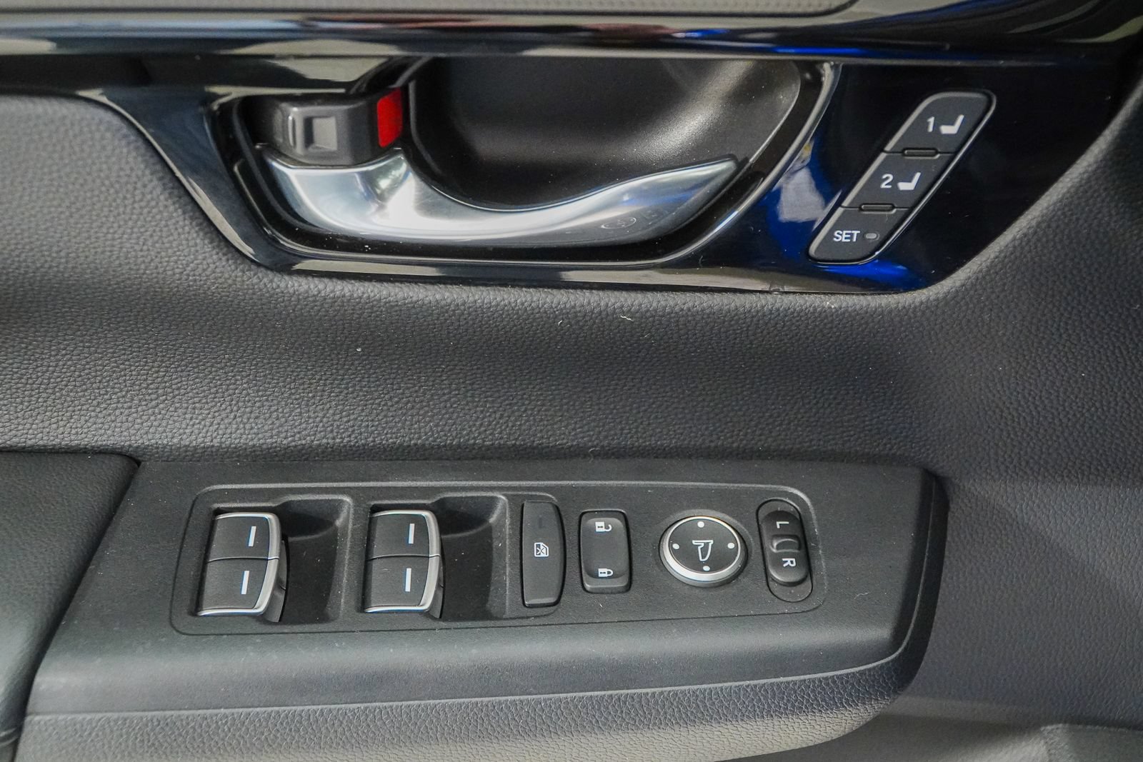 Used 2023 Honda CR-V EX-L image 18