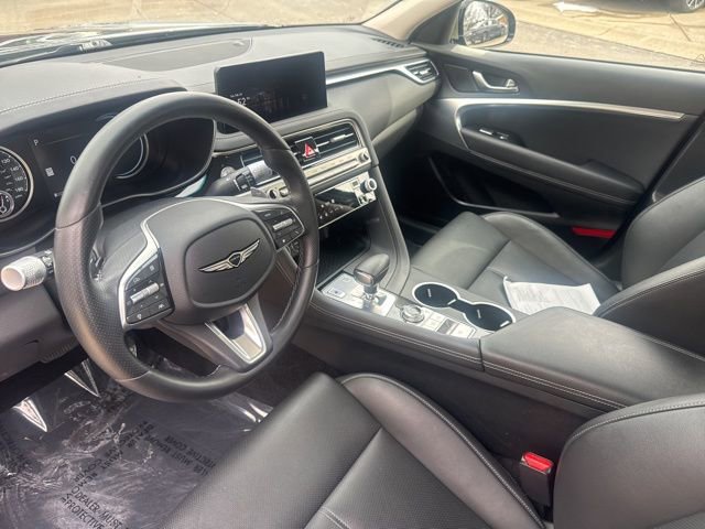 Used 2025 Genesis G70 2.5T image 14