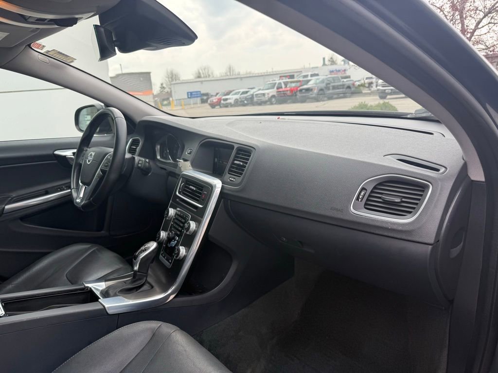 Used 2016 Volvo V60 T5 Premier w/ Convenience Package FWD image 22