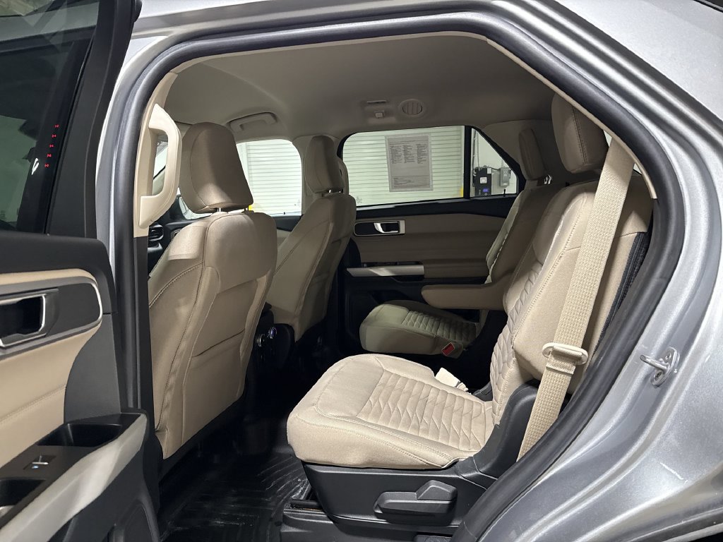 Used 2021 Ford Explorer XLT AWD/4WD image 22