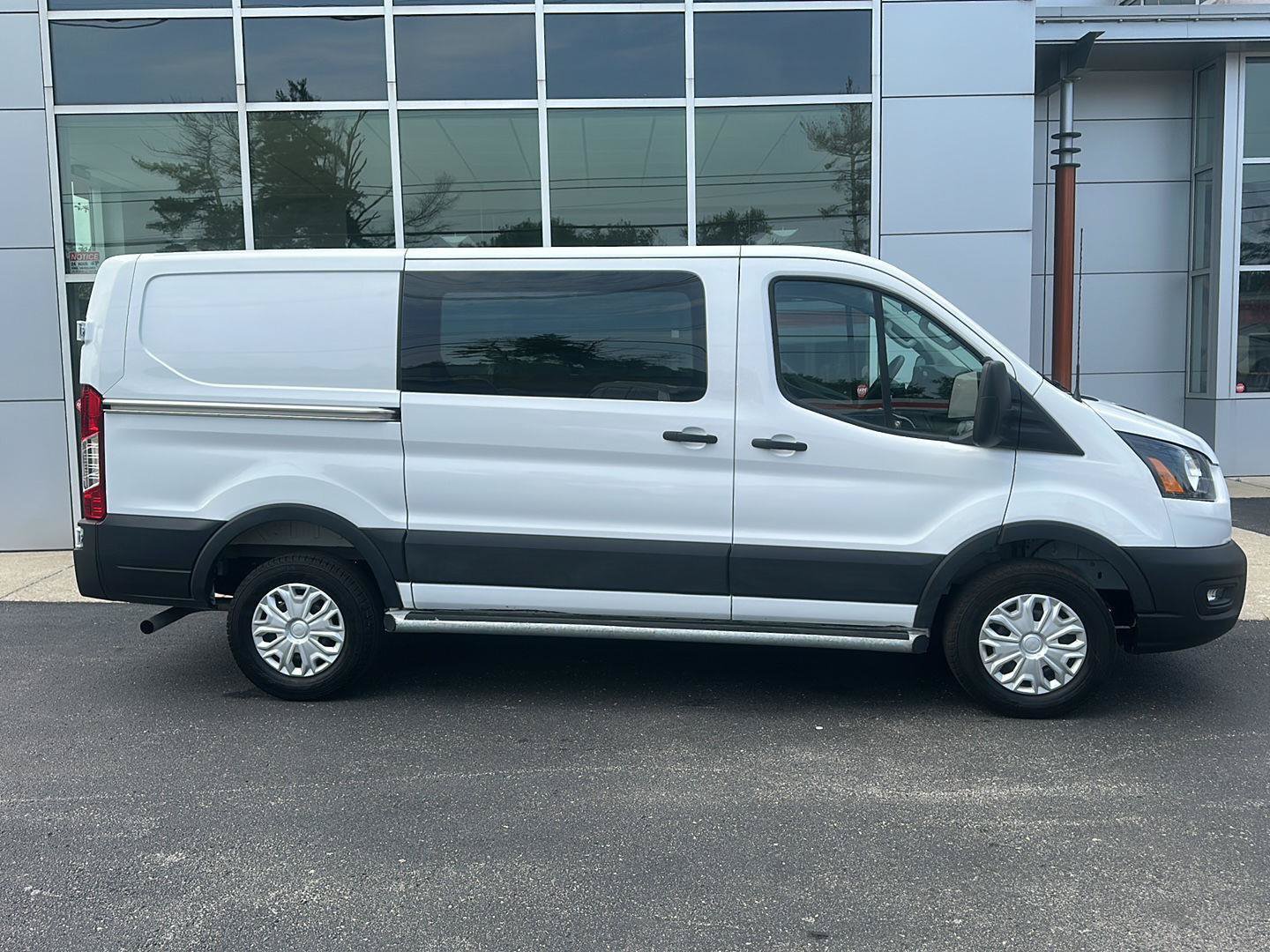 Used 2025 Ford Transit 250 Low Roof w/ Exterior Upgrade Package RWD image 2