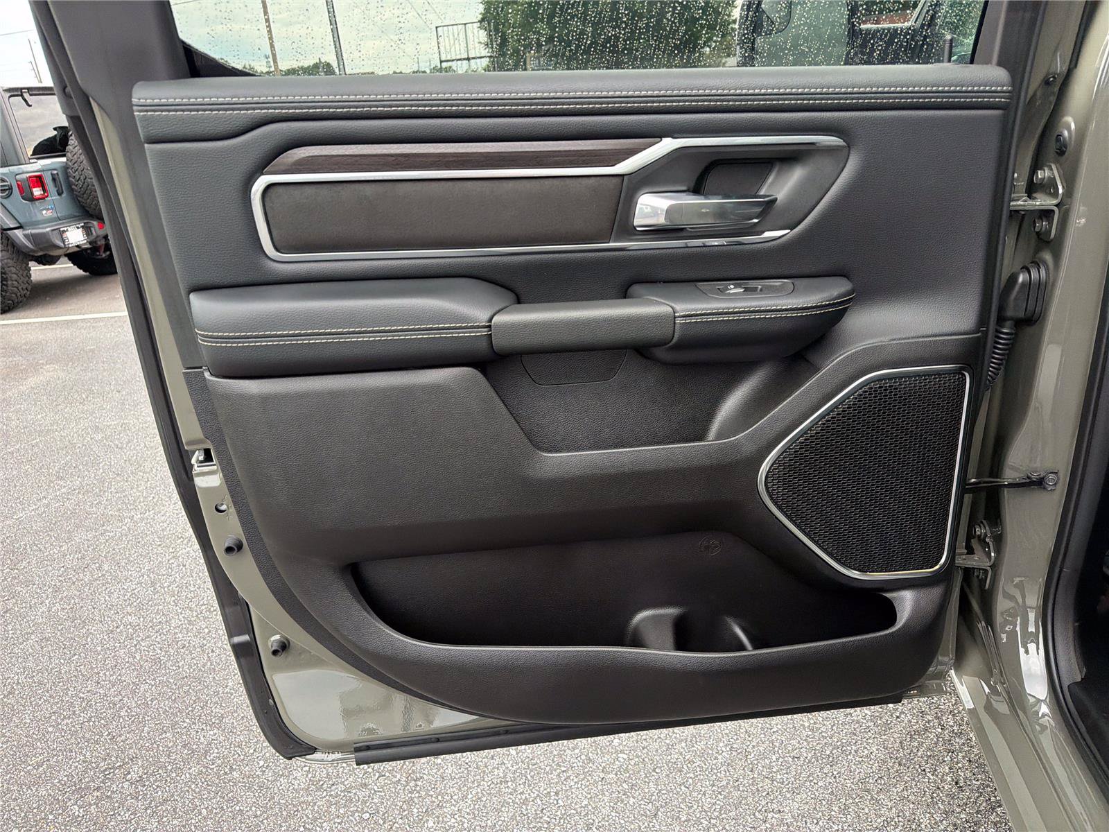 Used 2026 RAM 1500 Laramie AWD/4WD image 19
