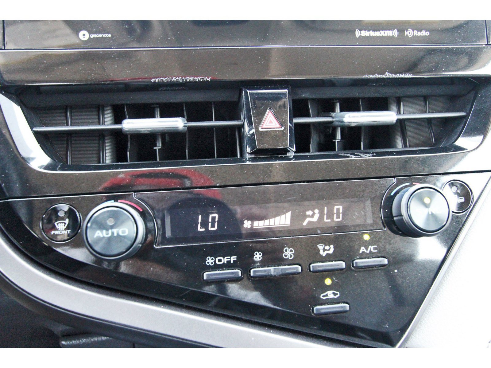 Used 2024 Toyota Camry XSE FWD image 27