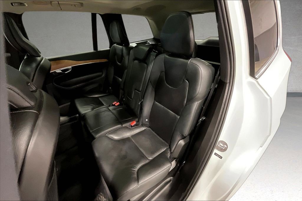 Certified 2022 Volvo XC90 T6 Momentum w/ Advanced Package AWD/4WD image 22
