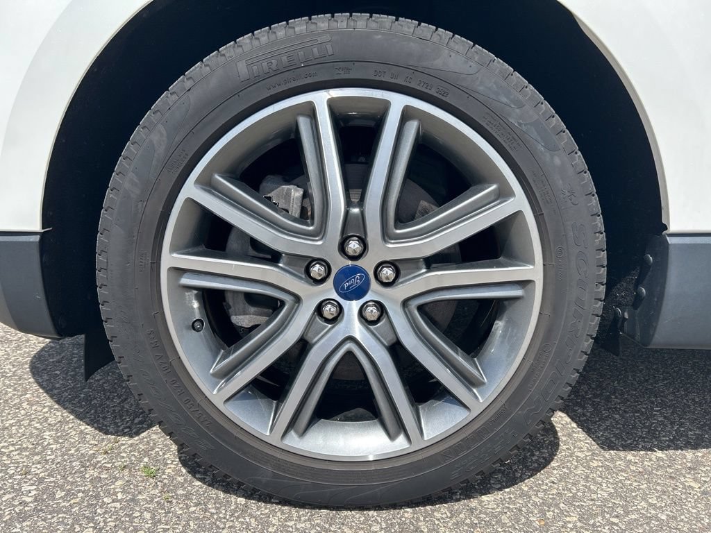 Used 2022 Ford Edge Titanium AWD/4WD image 25