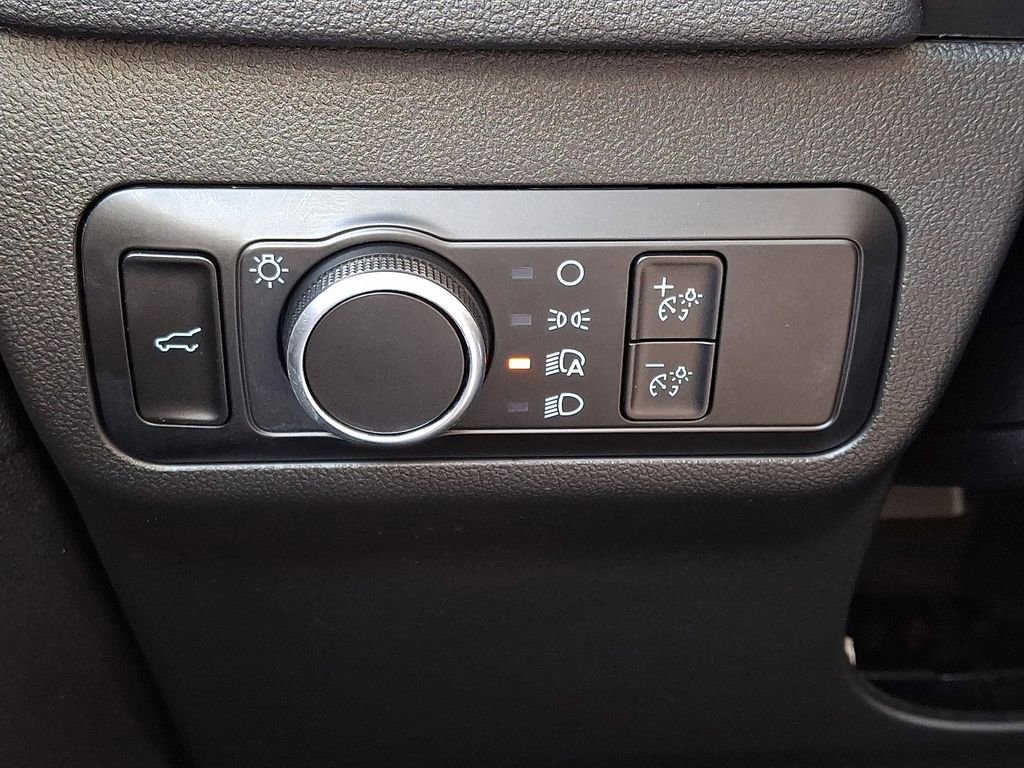 Certified 2022 Ford Escape SE w/ SE Sport Appearance Package image 25