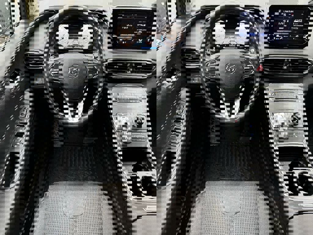 Used 2022 Hyundai Santa Fe SEL w/ Convenience Package image 16