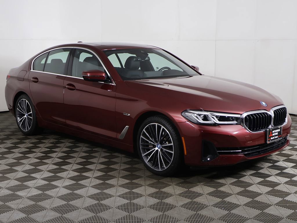 Used 2023 BMW 530e xDrive w/ Convenience Package AWD/4WD image 2
