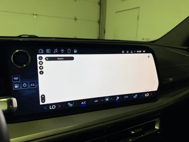 Used 2024 Chevrolet Traverse LT AWD/4WD image 20