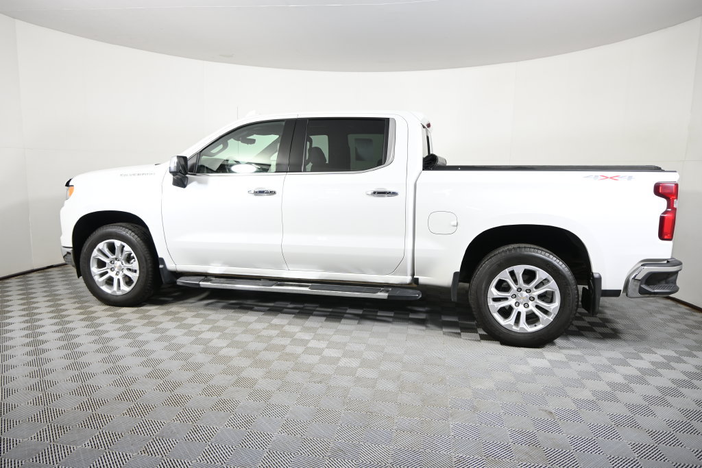 Used 2022 Chevrolet Silverado 1500 LTZ w/ LTZ Premium Package AWD/4WD image 3