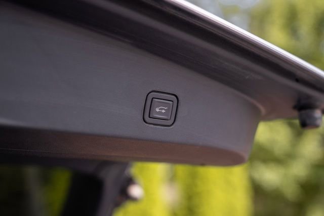 Used 2024 Cadillac Lyriq Tech RWD image 21