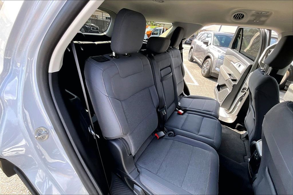 Used 2025 Ford Explorer Active image 39