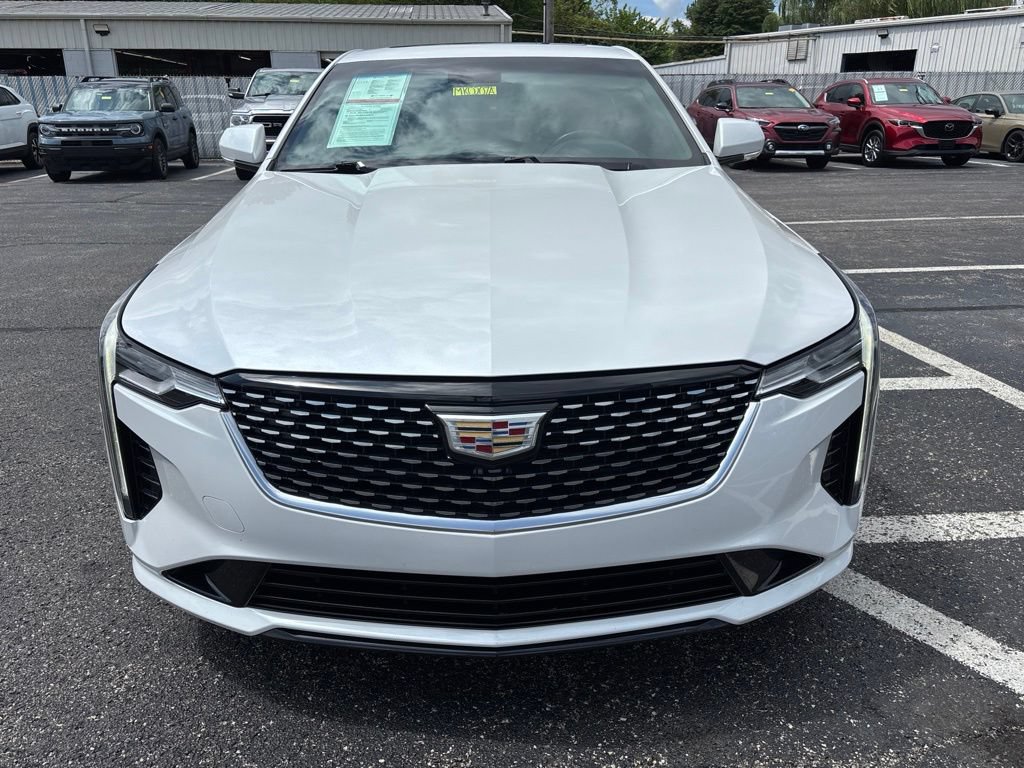 Used 2020 Cadillac CT4 Luxury w/ Sun And Sound Package RWD image 2
