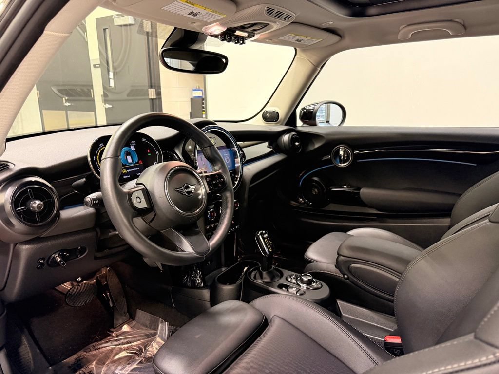 Used 2024 MINI Cooper SE FWD image 11