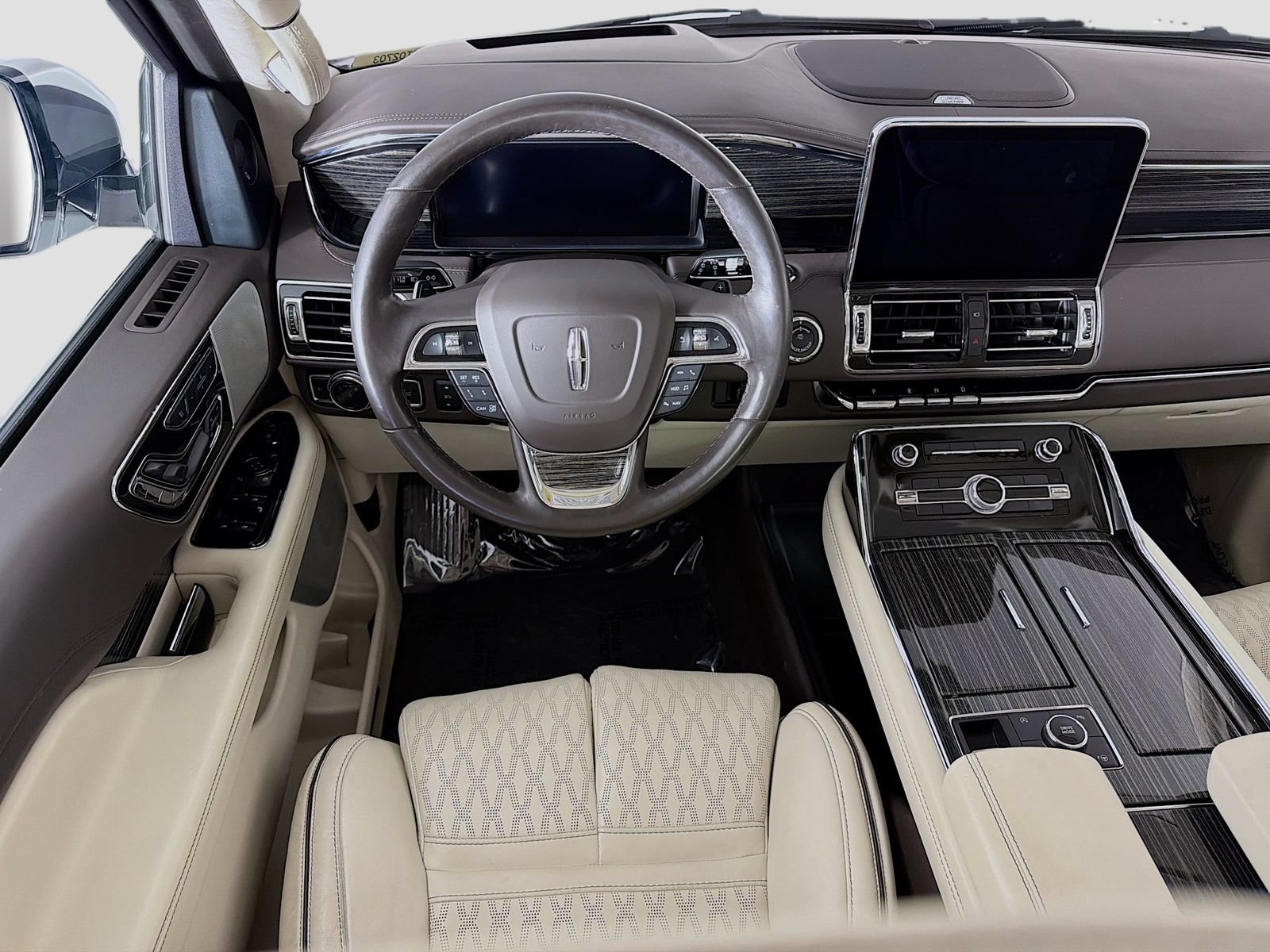 Used 2021 Lincoln Navigator Black Label w/ Cargo Convenience Package AWD/4WD image 23