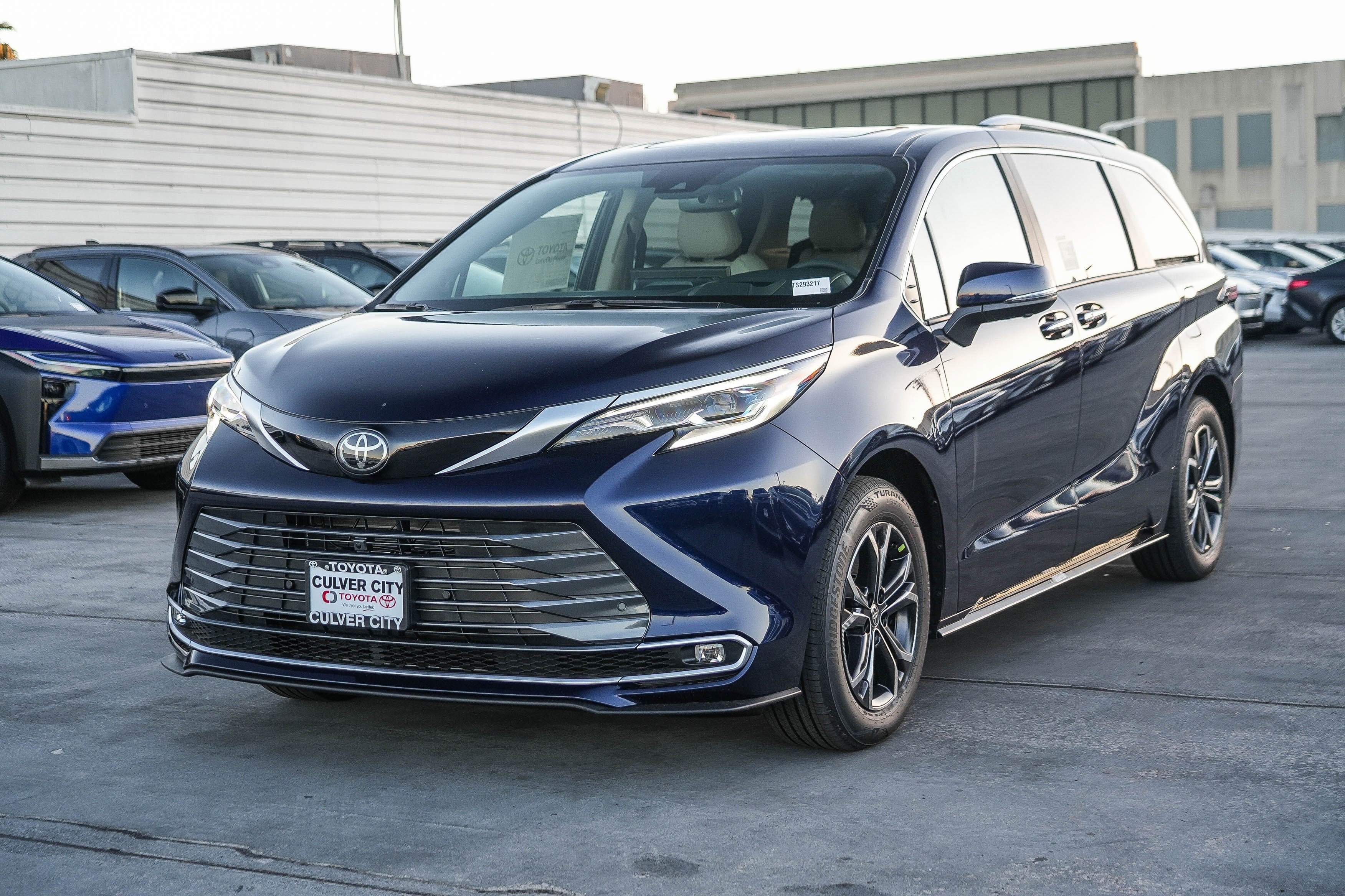 New 2026 Toyota Sienna Platinum AWD/4WD image 6