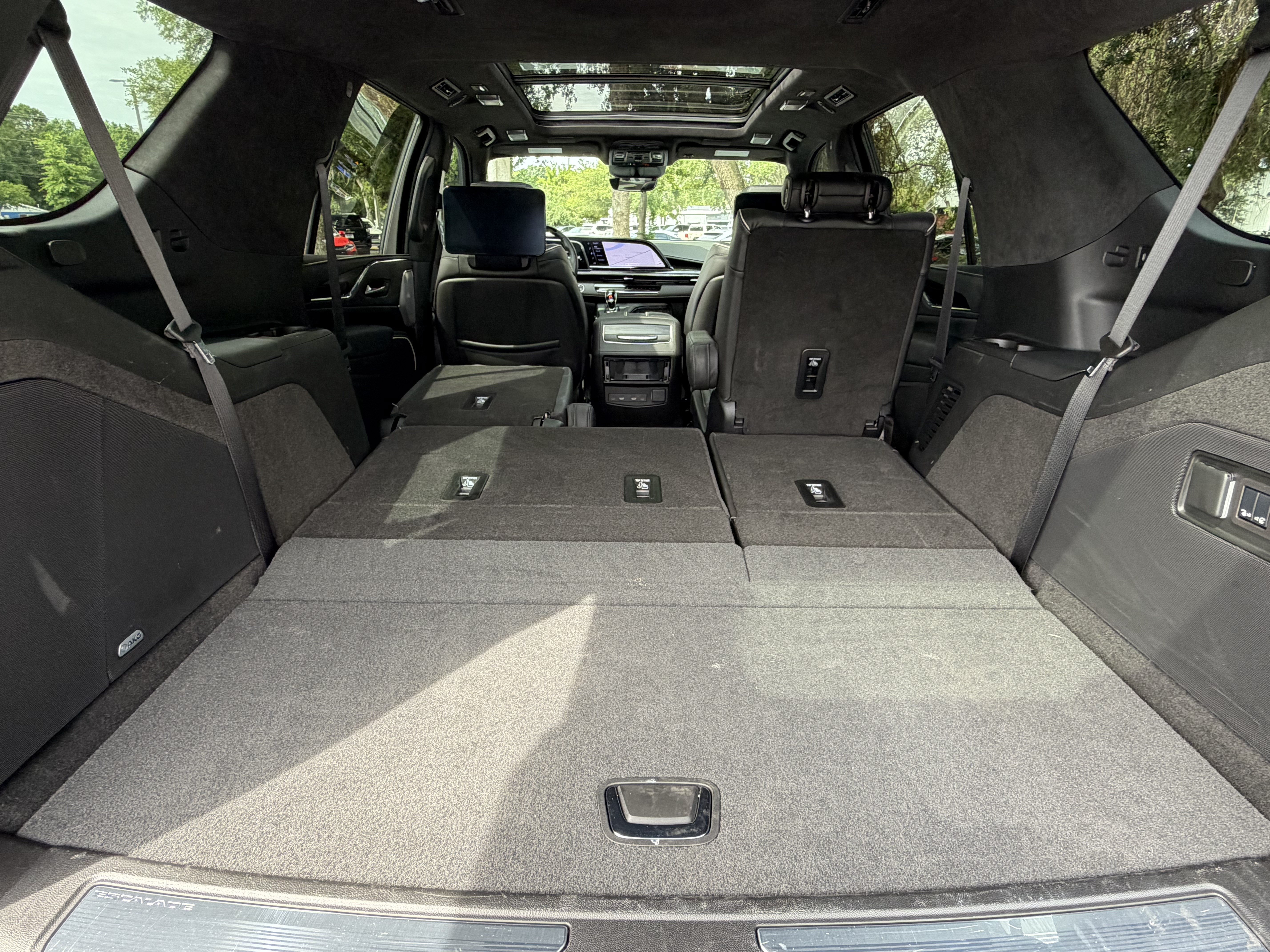 Used 2024 Cadillac Escalade V w/ LPO, ONYX Package AWD/4WD image 51
