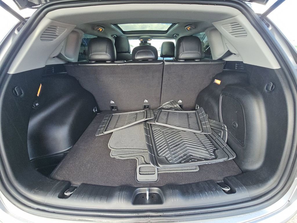 Used 2022 Jeep Compass Latitude w/ Sun and Sound Group image 17