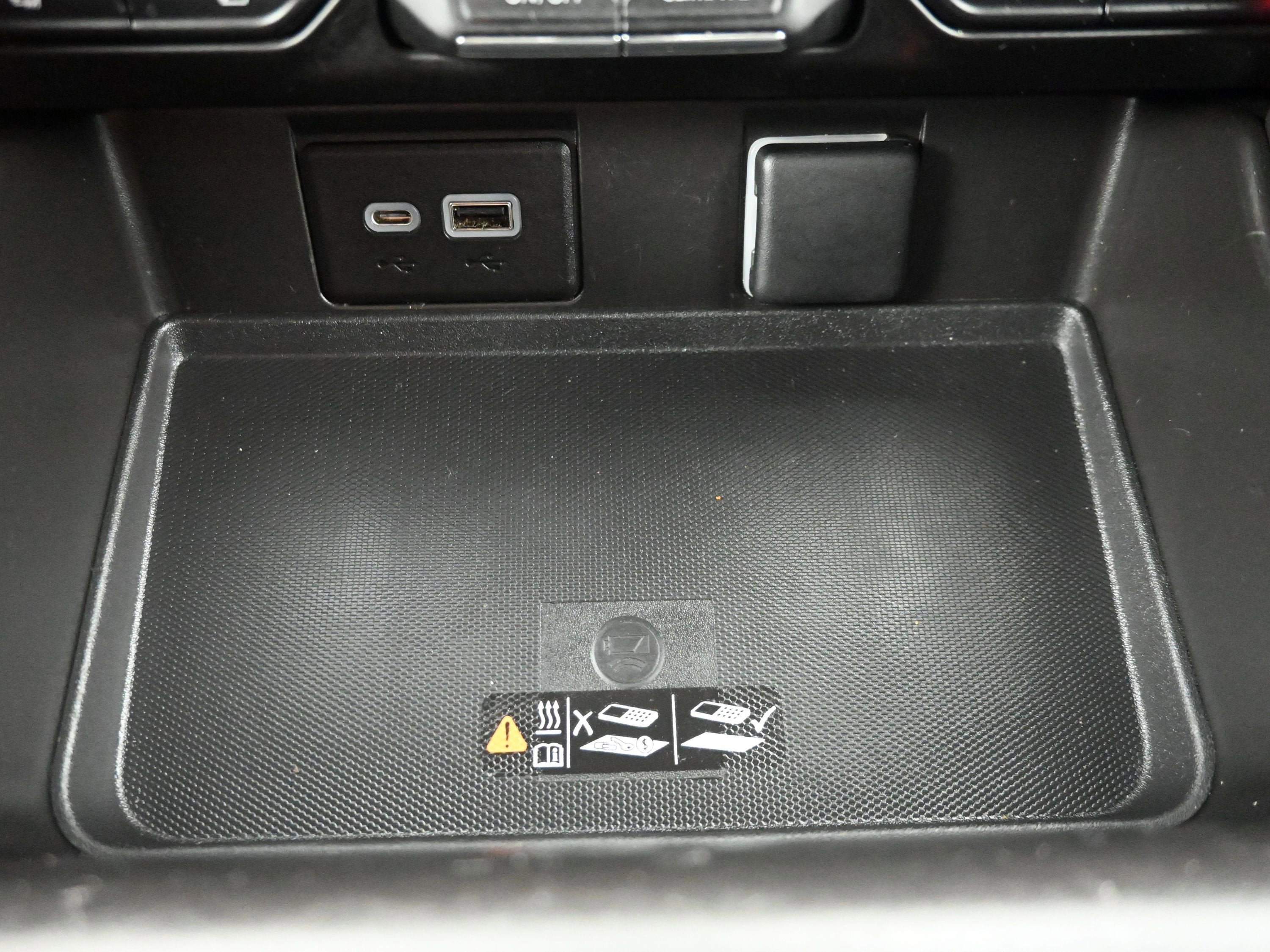 Used 2023 Chevrolet Suburban LT w/ Luxury Package AWD/4WD image 20