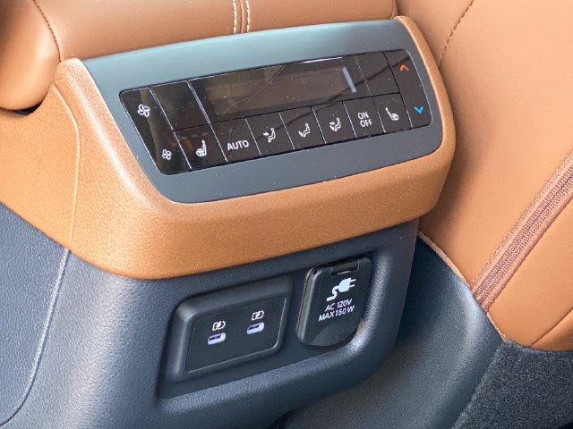New 2026 Nissan Pathfinder Platinum AWD/4WD image 10