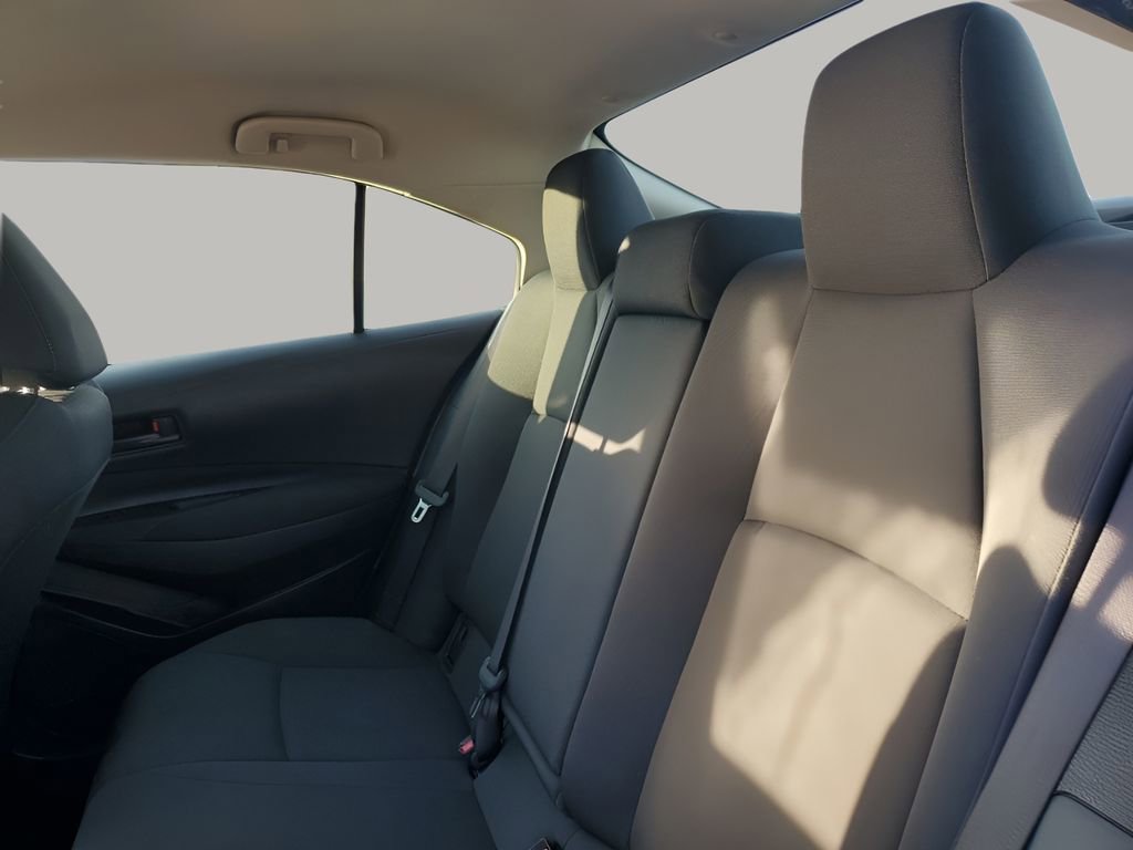 Used 2022 Toyota Corolla LE image 19