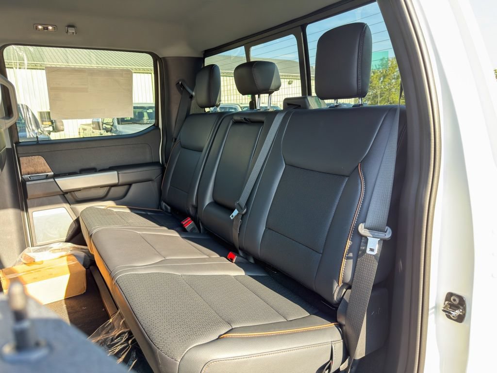 New 2027 Ford F350 Lariat w/ Black Appearance Package AWD/4WD image 9