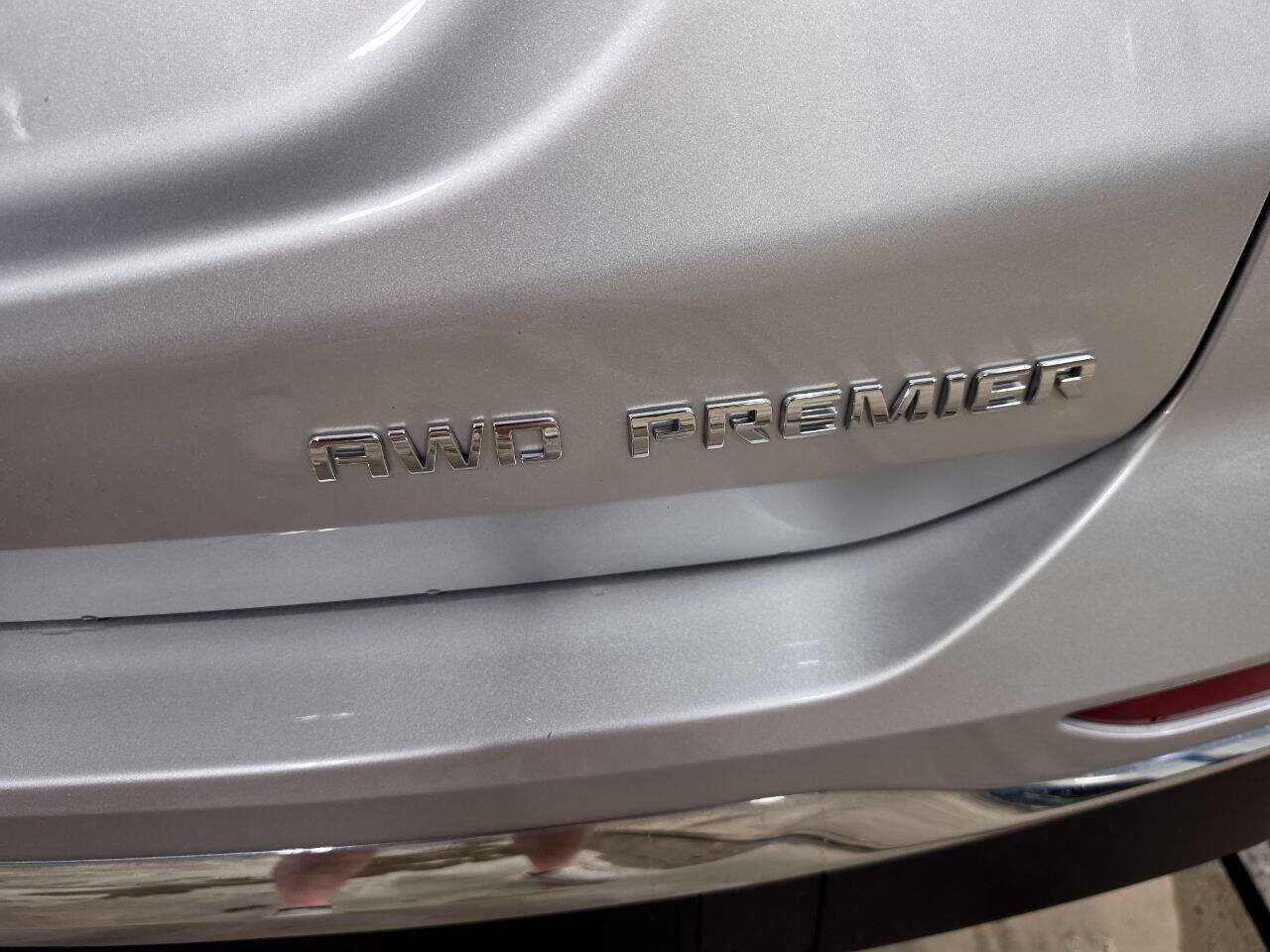 Used 2021 Chevrolet Equinox Premier w/ LPO, Floor Liner Package AWD/4WD image 15