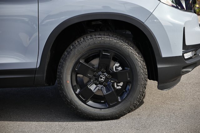 New 2026 Honda Ridgeline Black Edition image 16